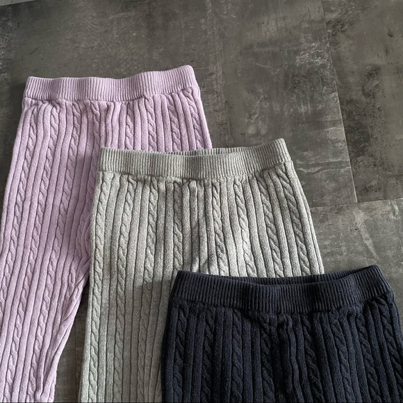 Lot Three Pairs of Cozy Knit Leggings - Picture 3 of 3